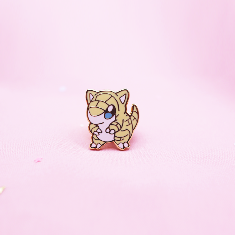 027 SANDSHREW ENAMEL PIN [MINI MONSTERS] [POKEDEX PROJECT]