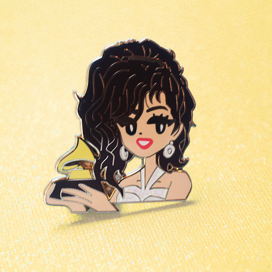 POP GIRL SELENA Q ENAMEL PIN