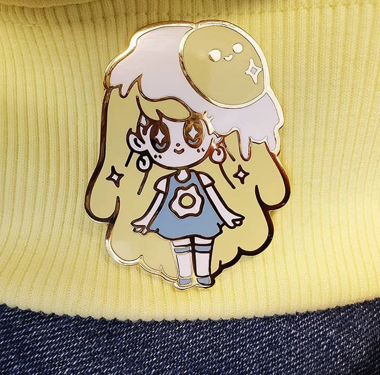 EGG GIRL OMLETTE ENAMEL PIN